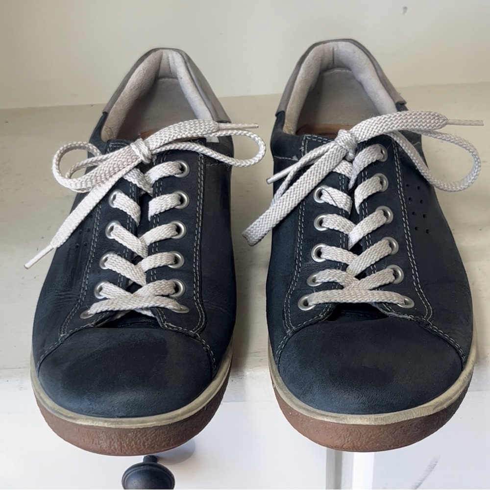 Ecco Women’s Chase Blue Leather Sneakers Size EU 41 - Picture 4 of 10